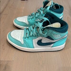 Jordan Kids Sneakers in Teal and White